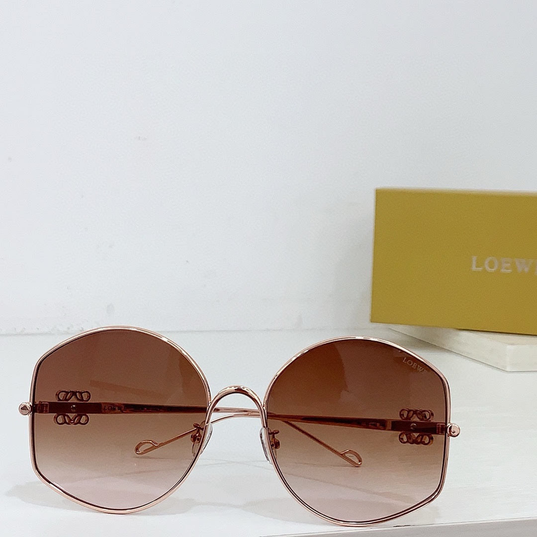 Loewe LW40109U Sunglasses  - FashionPlug