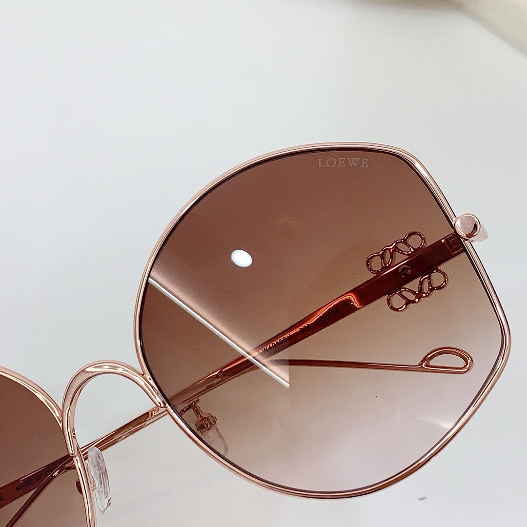 Loewe LW40109U Sunglasses  - FashionPlug