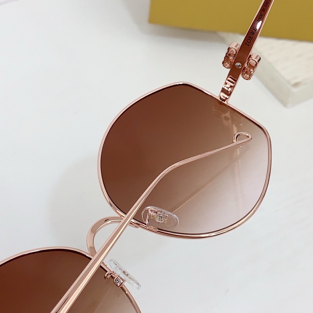 Loewe LW40109U Sunglasses  - FashionPlug