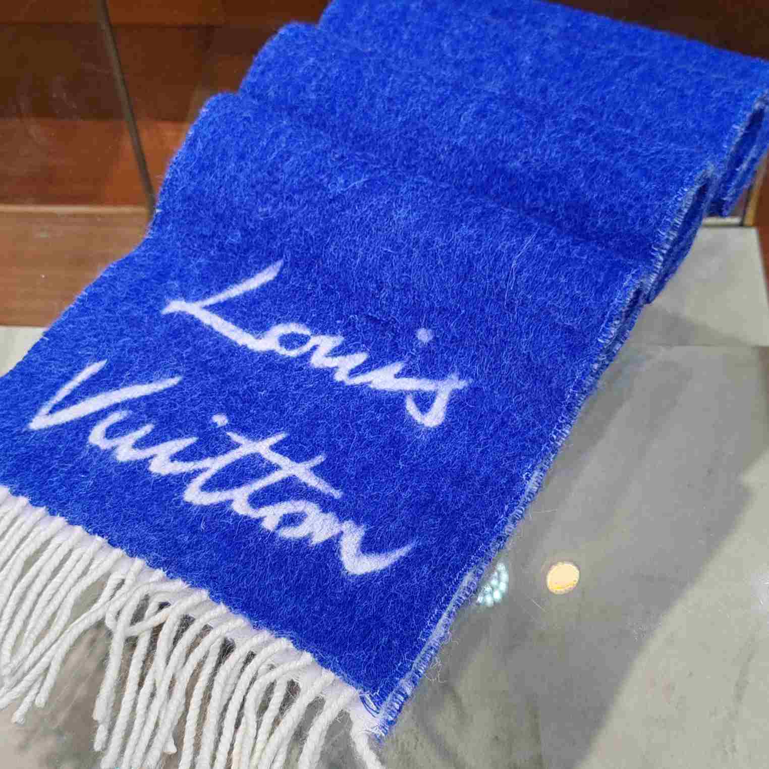 Louis Vuitton Fluffygram Scarf  M93339 - FashionPlug
