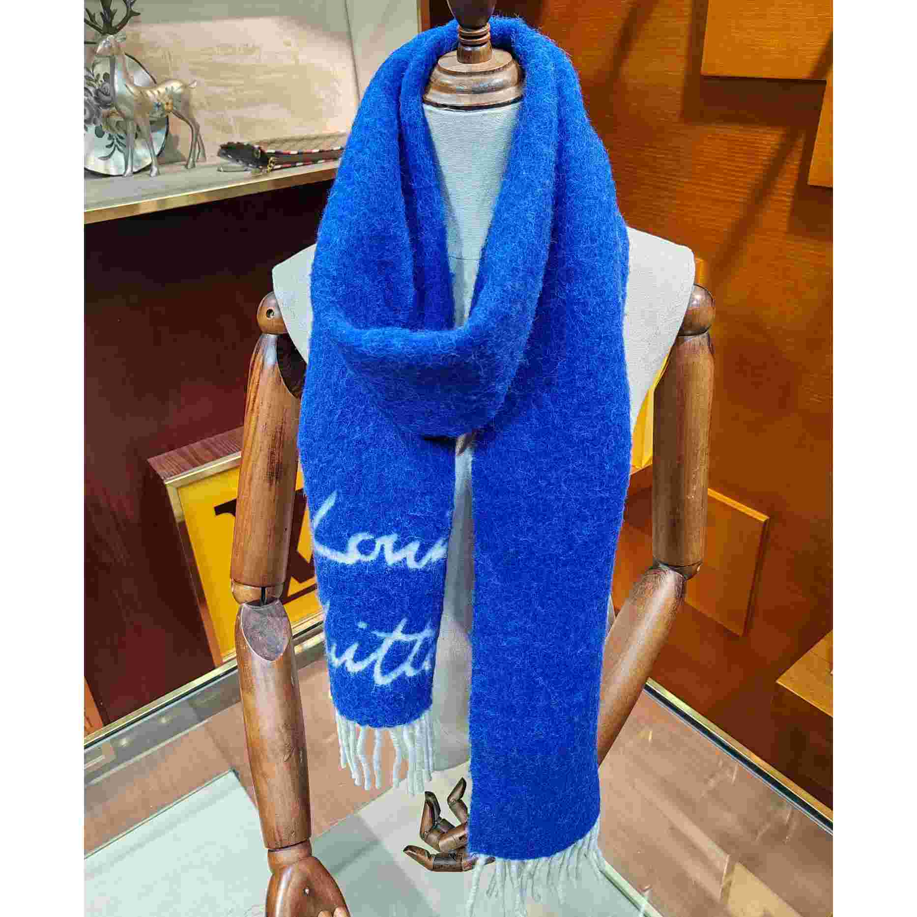 Louis Vuitton Fluffygram Scarf  M93339 - FashionPlug