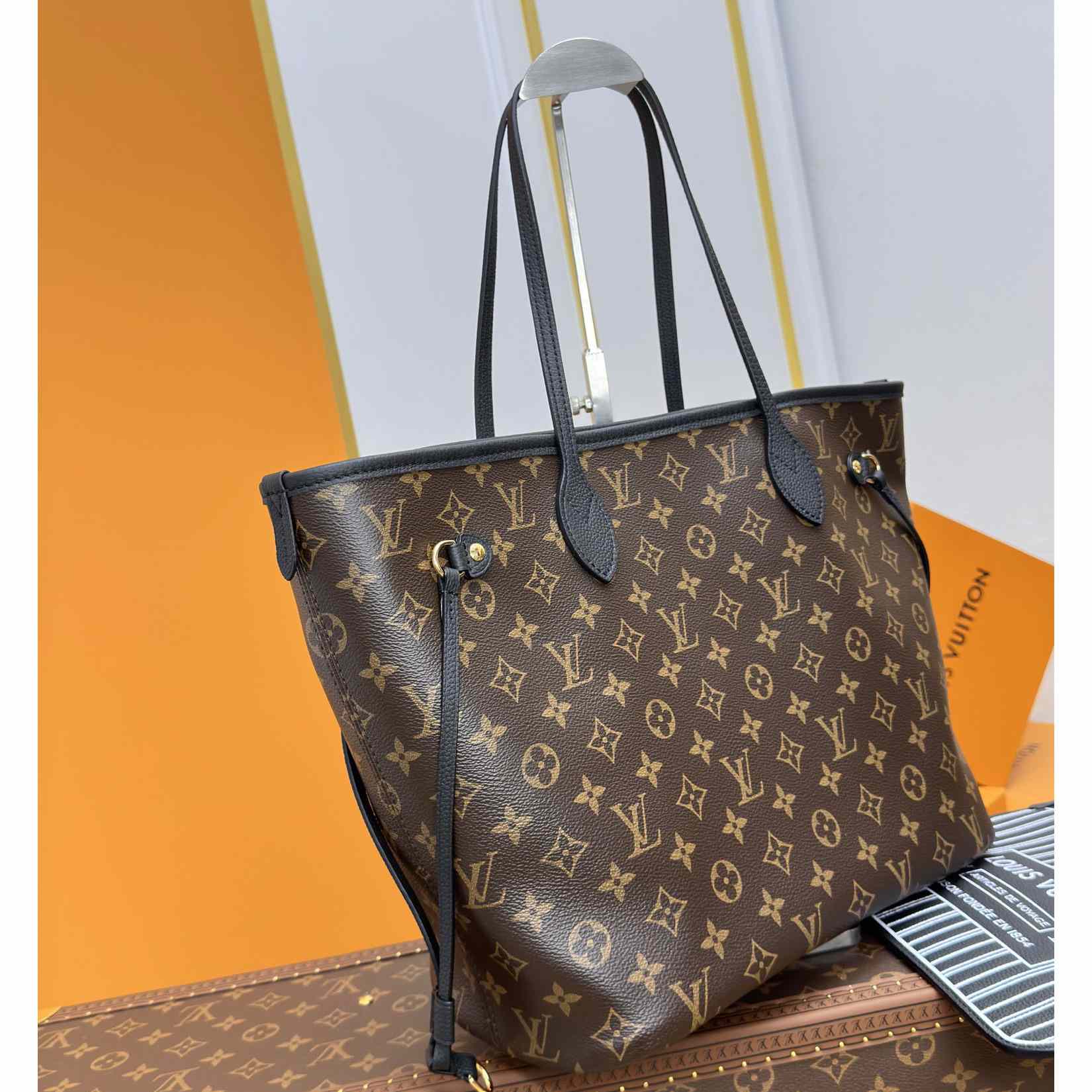 Louis Vuitton Neverfull Inside Out MM   M11946 - FashionPlug