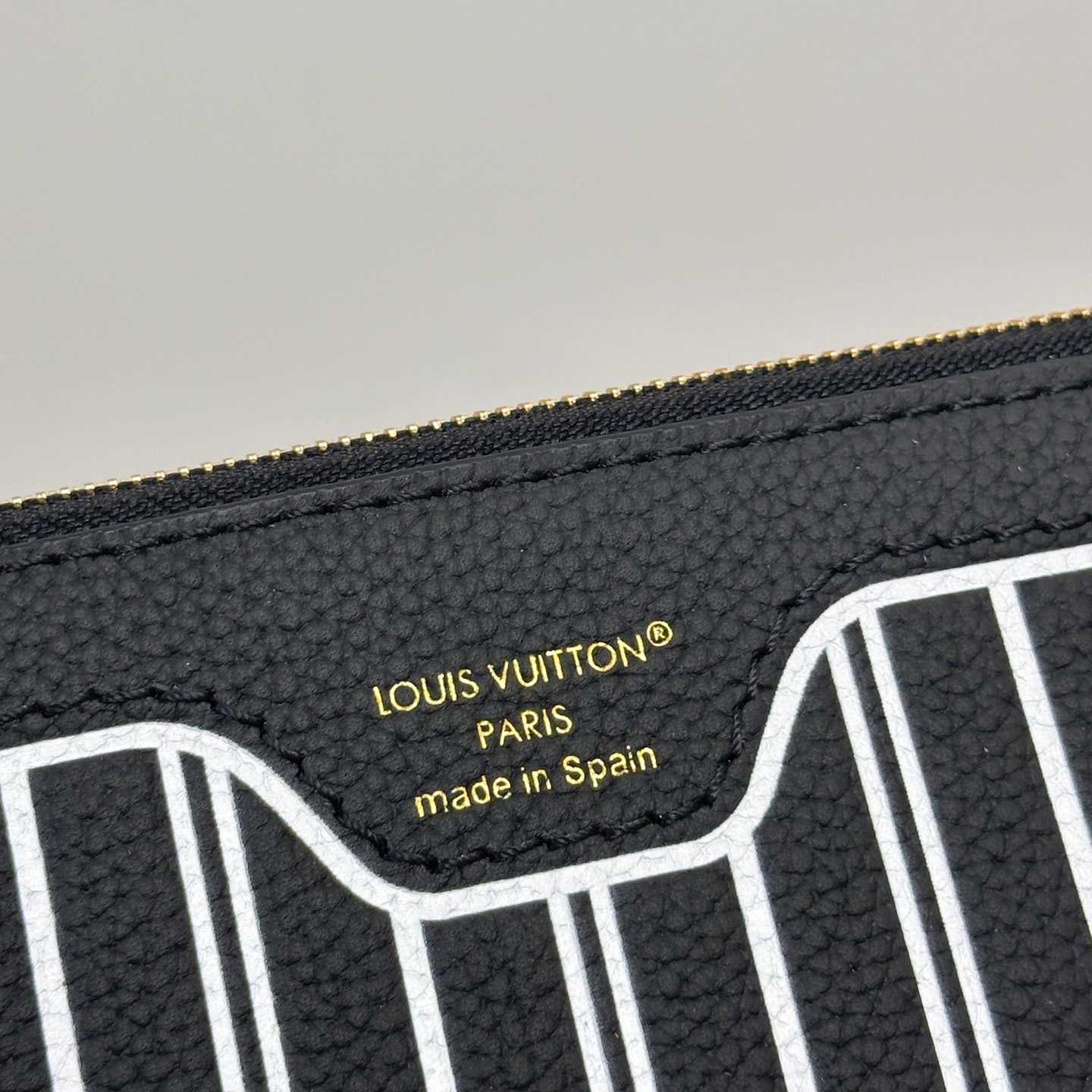 Louis Vuitton Neverfull Inside Out MM   M11946 - FashionPlug