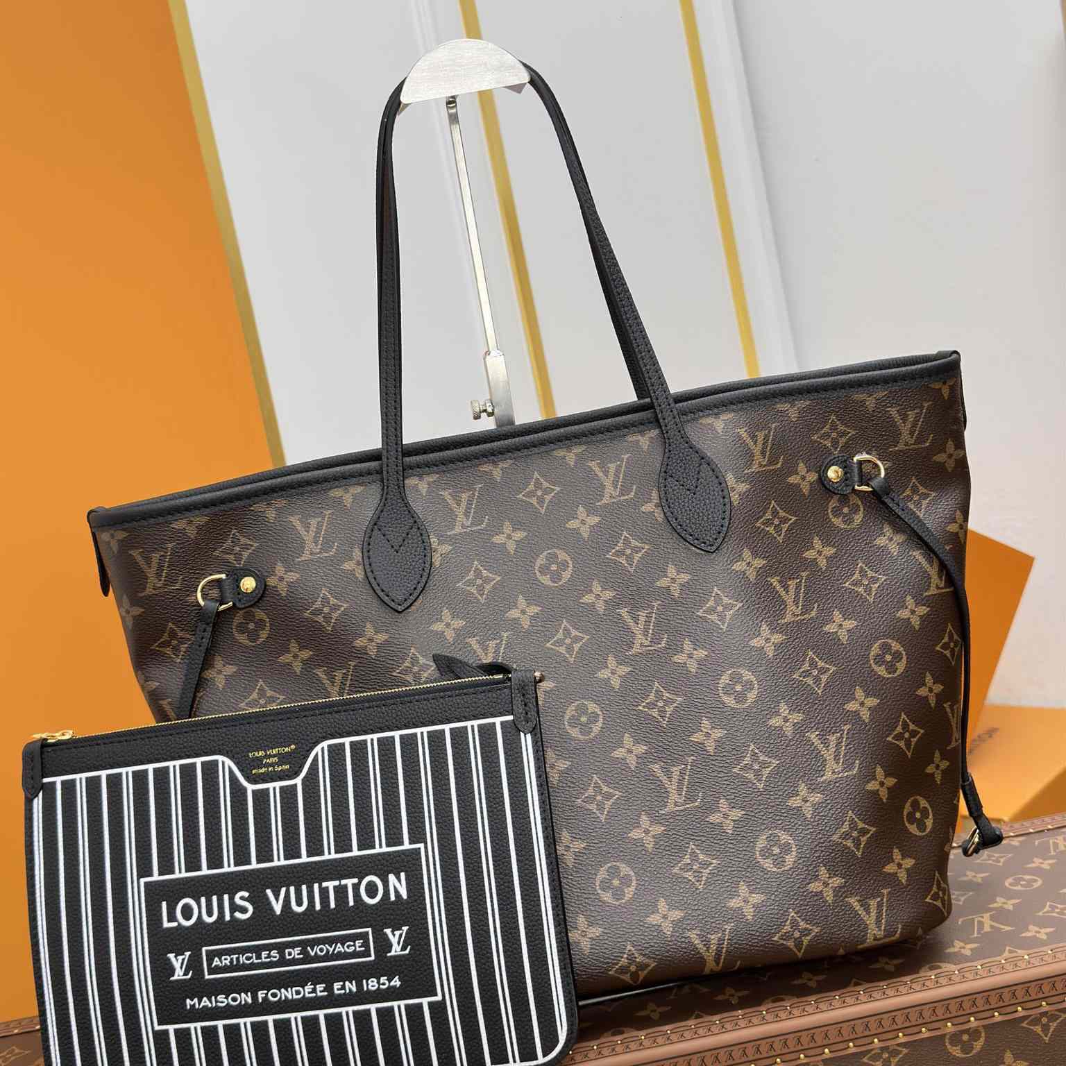 Louis Vuitton Neverfull Inside Out MM   M11946 - FashionPlug