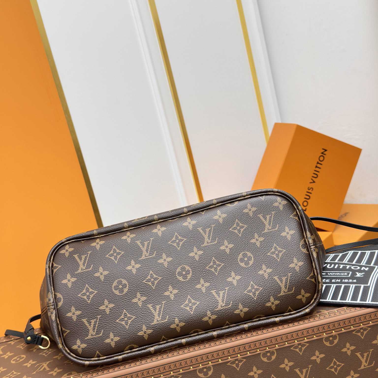 Louis Vuitton Neverfull Inside Out MM   M11946 - FashionPlug
