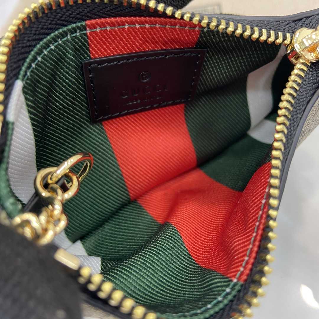 Gucci GG Emblem Key Case - FashionPlug