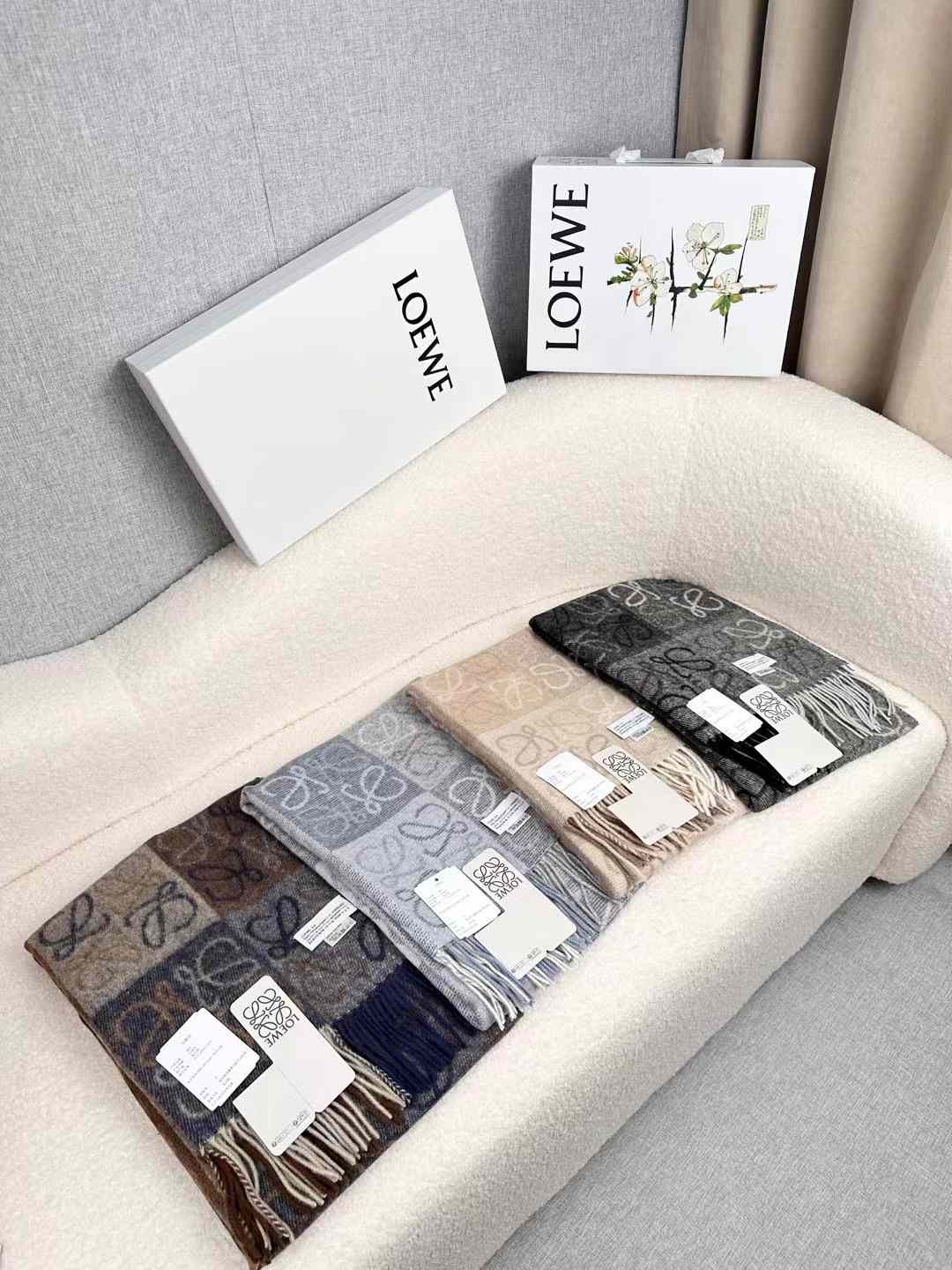 Loewe Scarf   38x200cm - FashionPlug