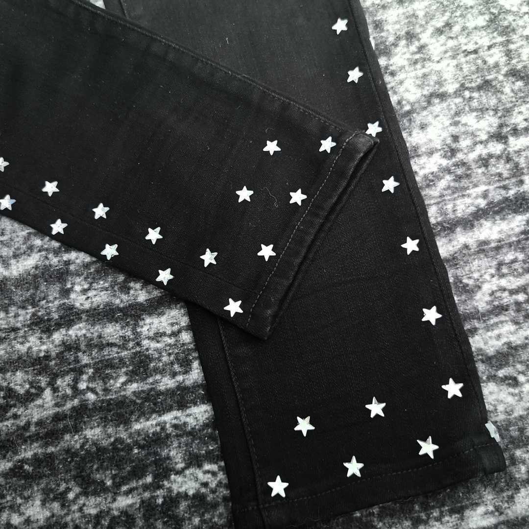 Amiri Slim Fit Jeans    685 - FashionPlug