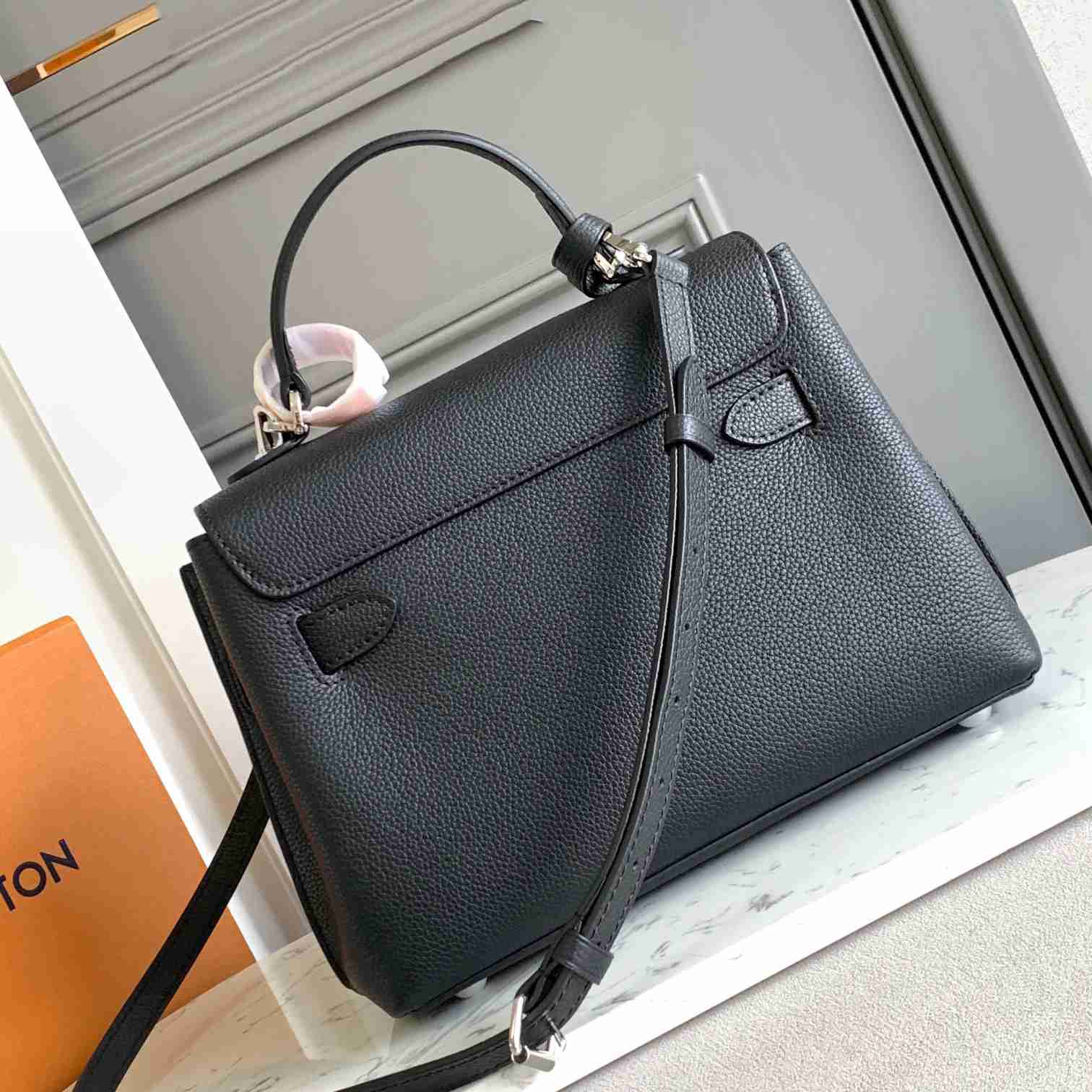 Louis Vuitton Lockme Ever BB   M53937 - FashionPlug