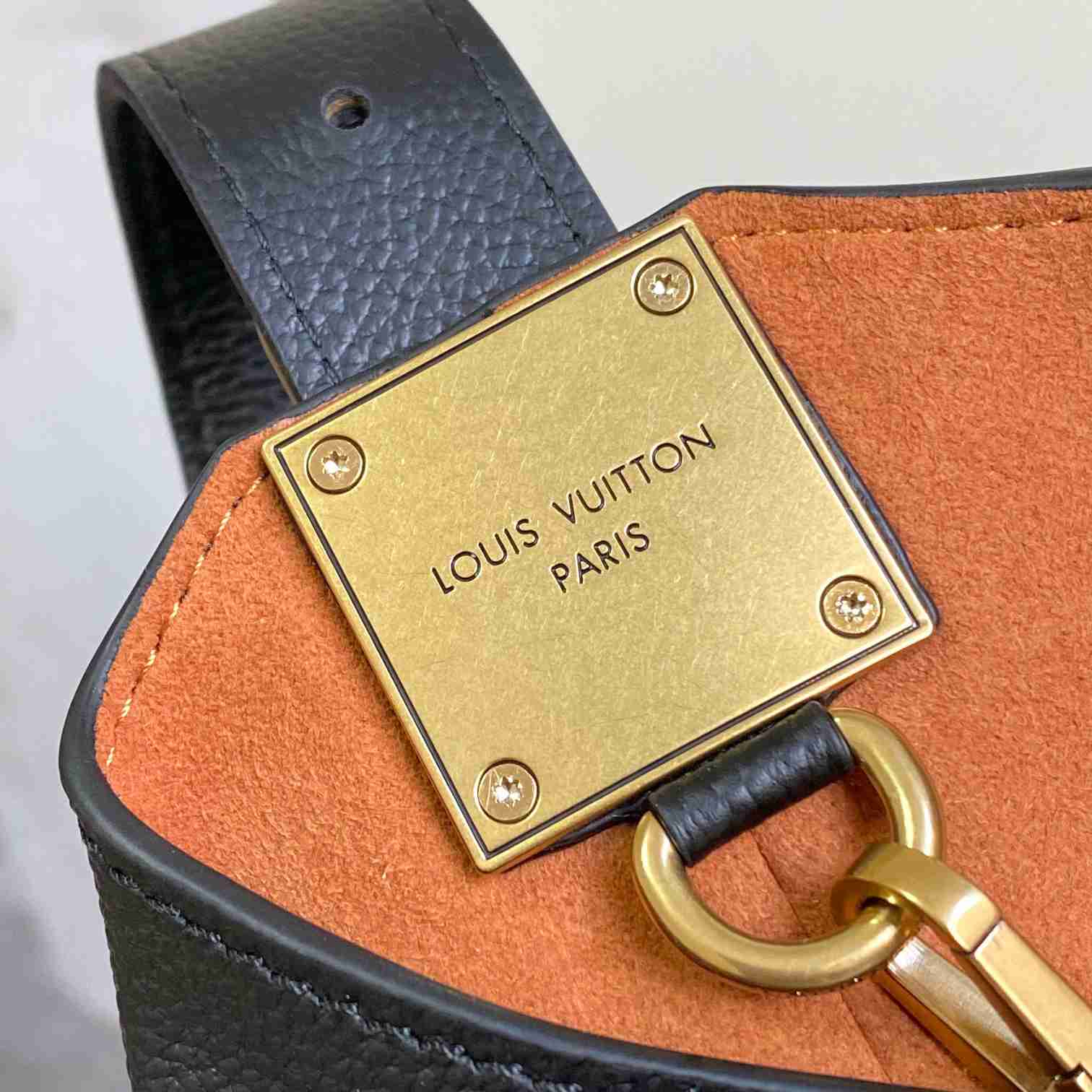 Louis Vuitton Low Key Hobo PM   M25352 - FashionPlug
