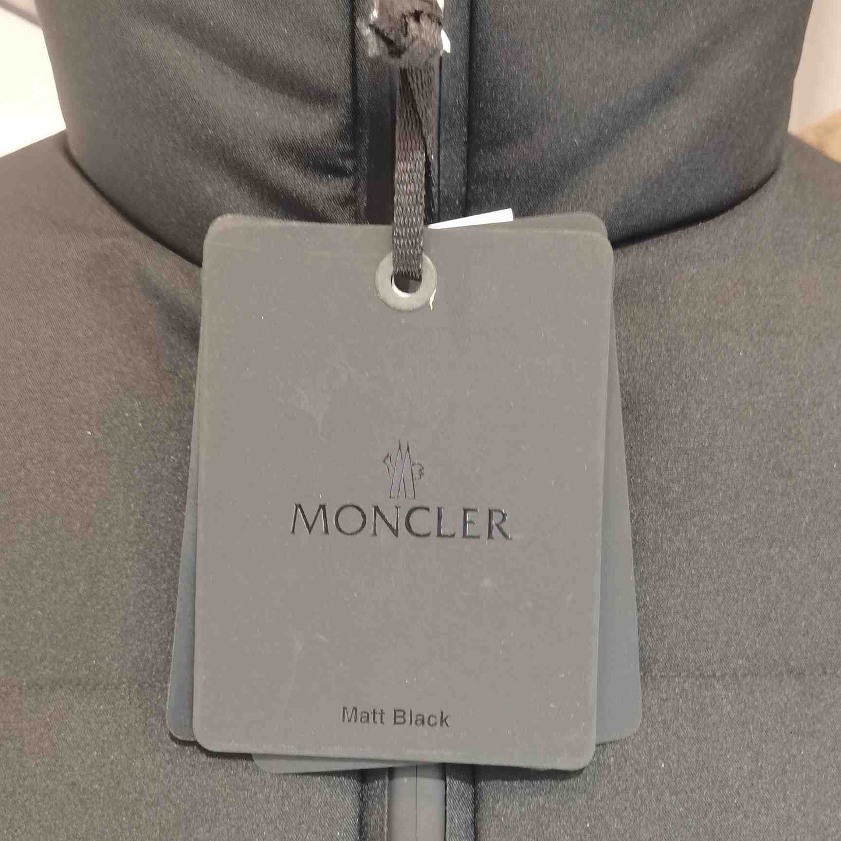 Moncler Misonet Short Down Jacket - FashionPlug