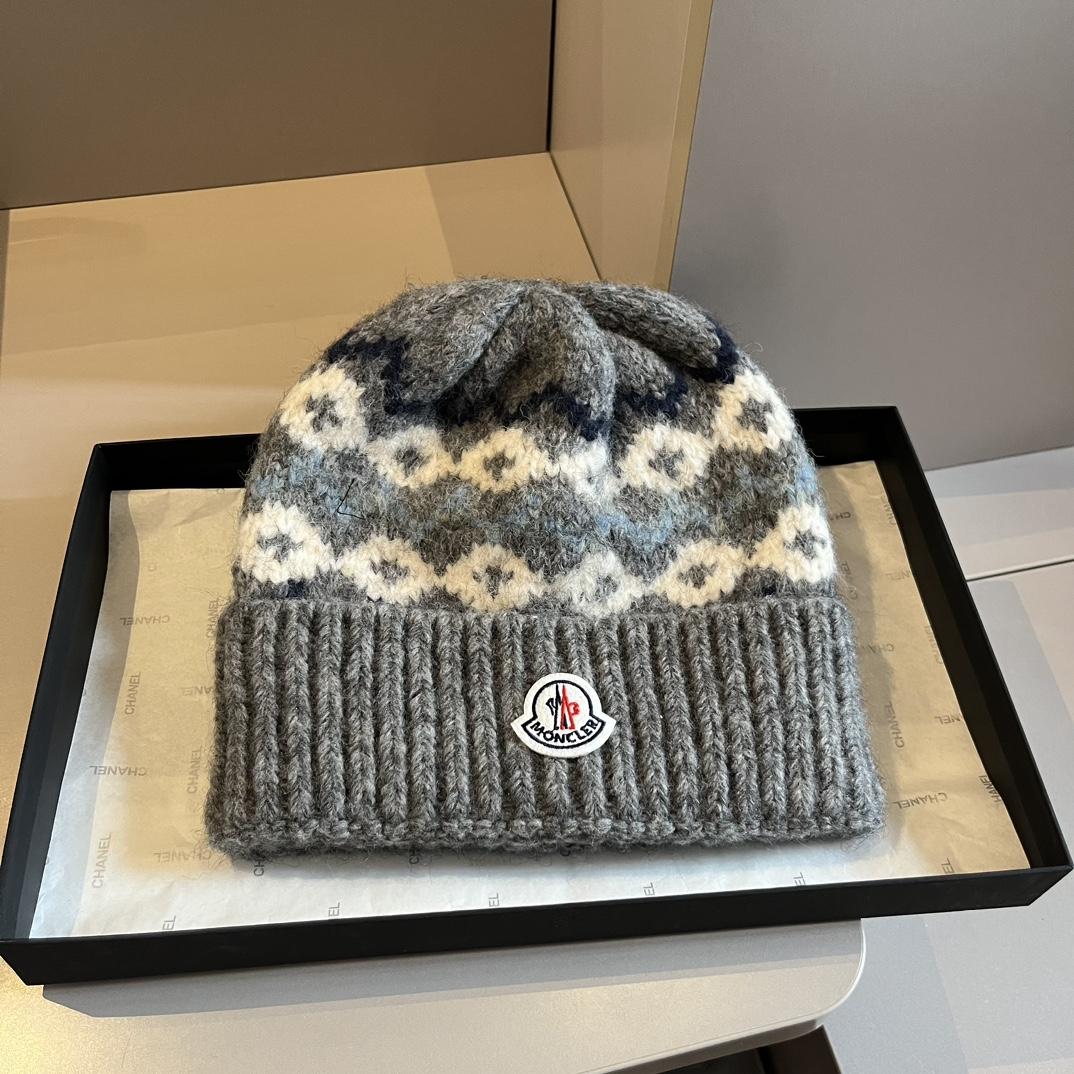 Moncler Beanie  - FashionPlug