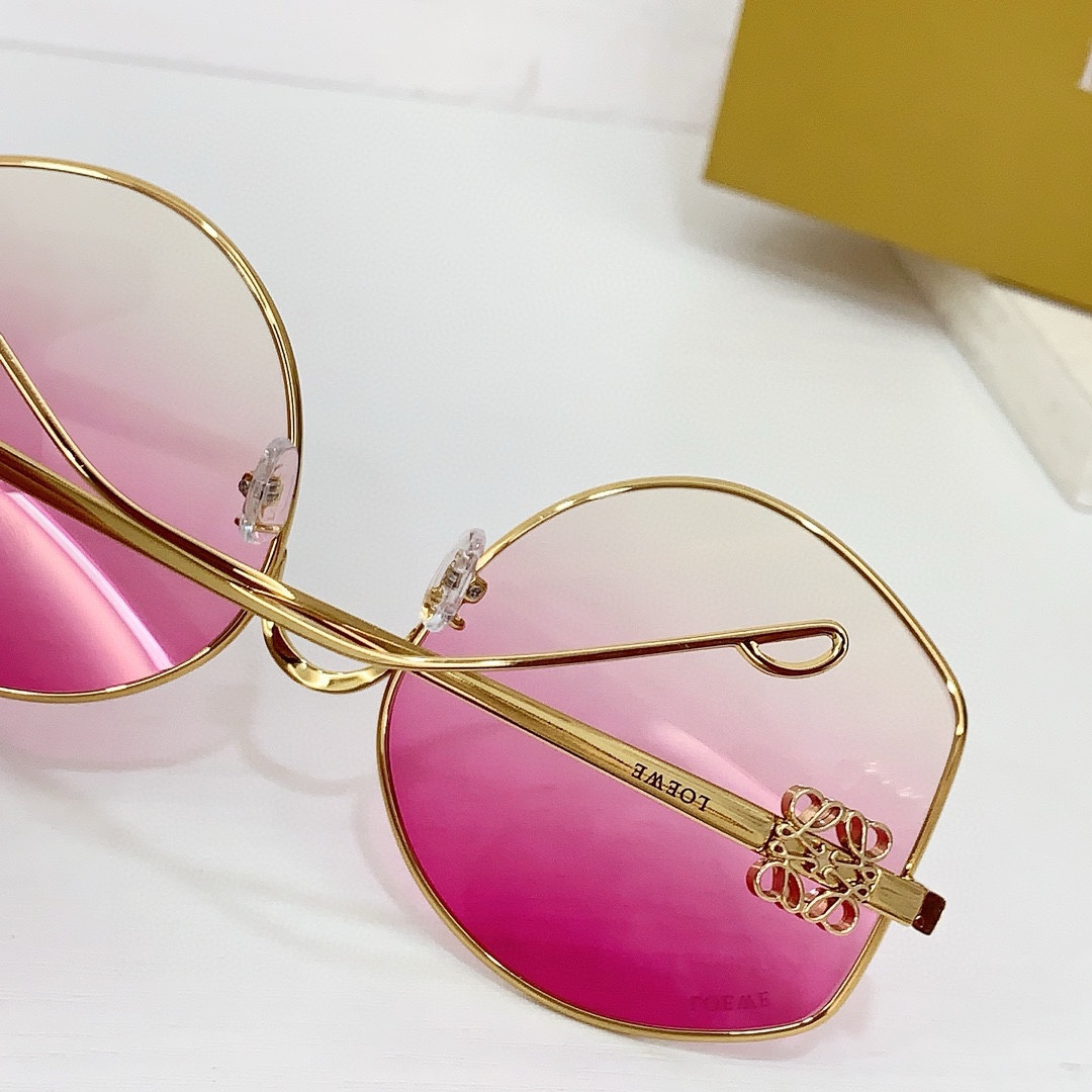 Loewe LW40109U Sunglasses  - FashionPlug