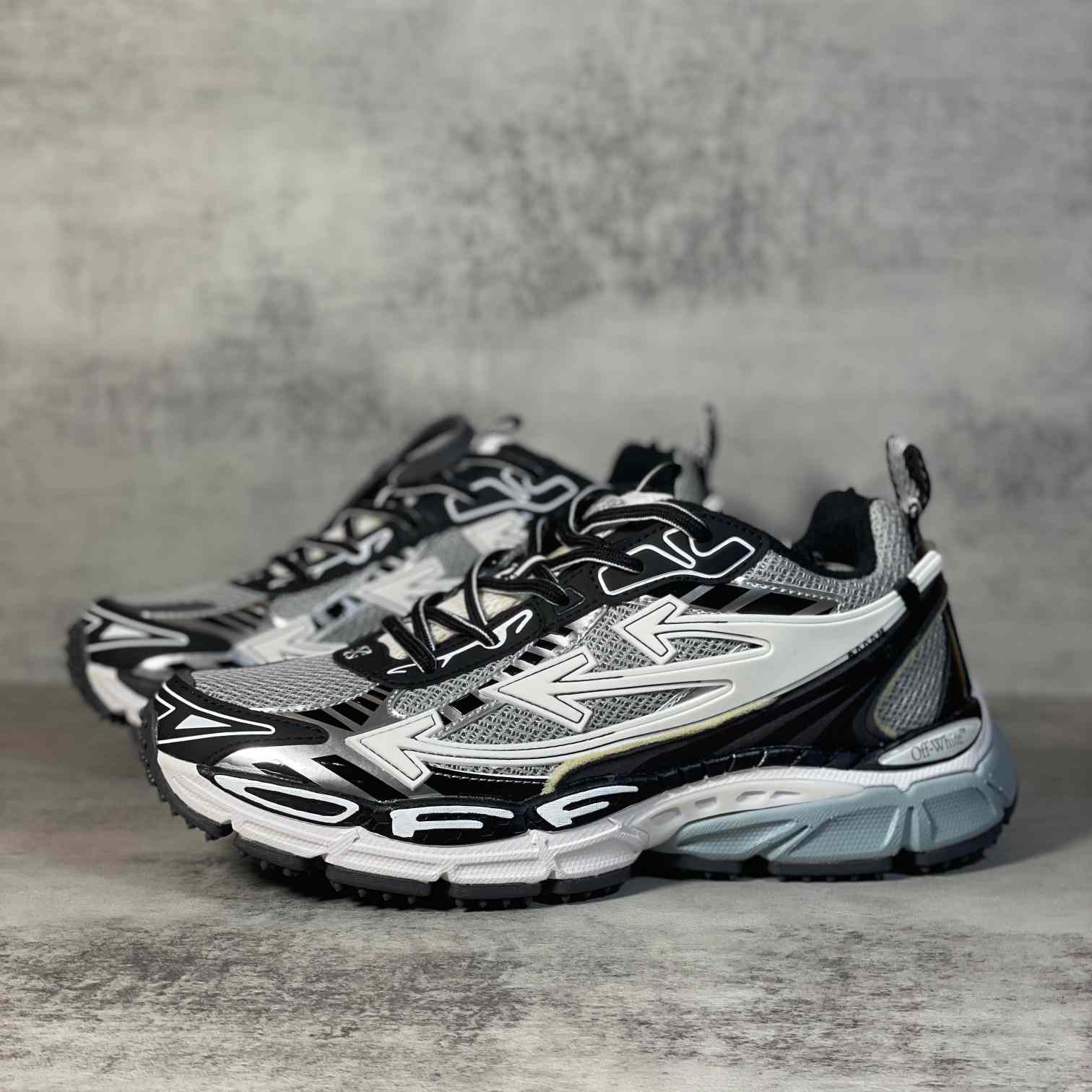 Off-White c/oVrgil Abloh™ Sneakers - FashionPlug