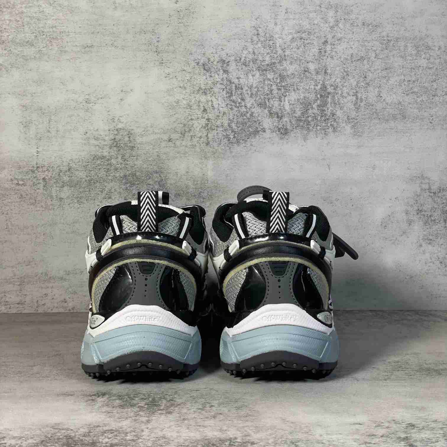 Off-White c/oVrgil Abloh™ Sneakers - FashionPlug