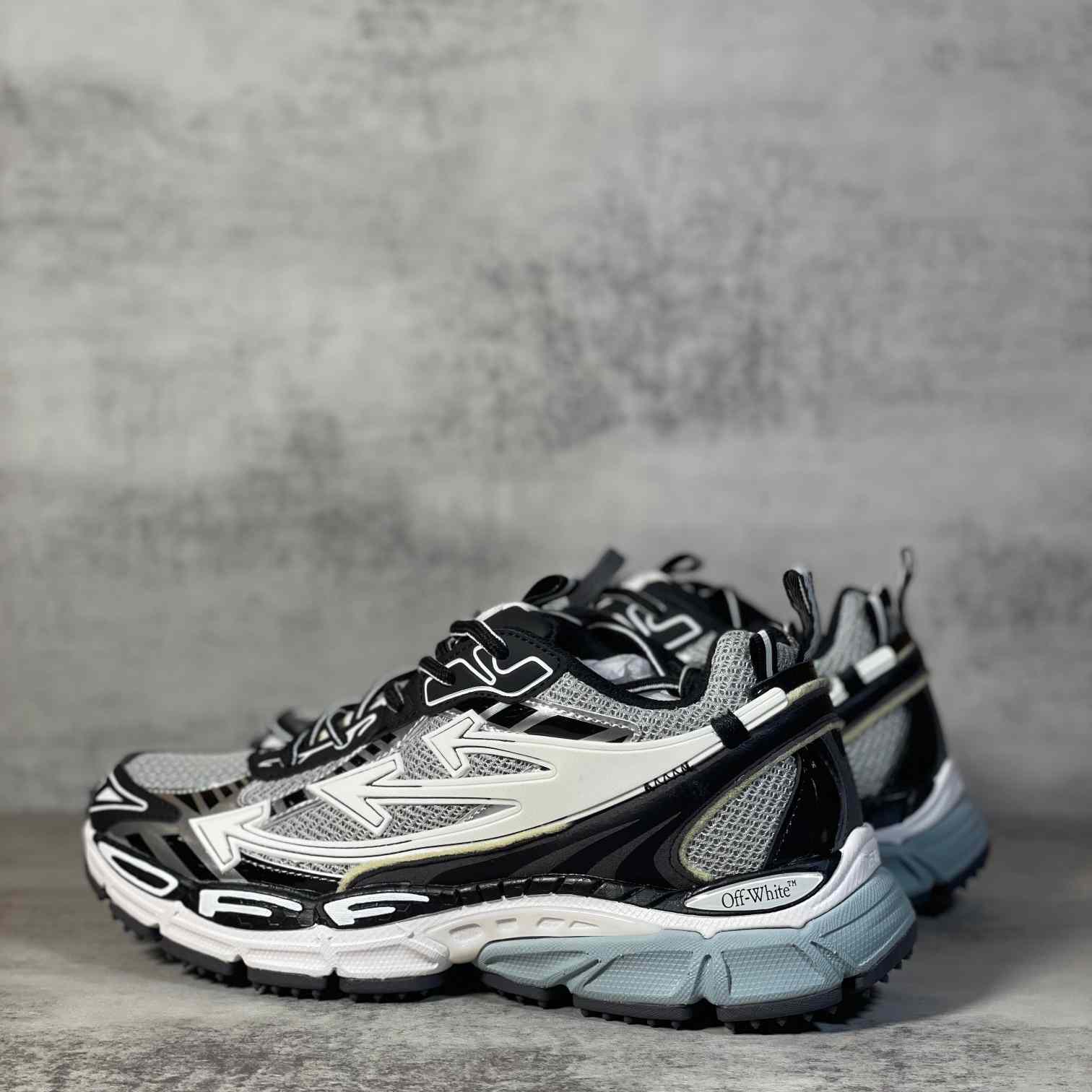 Off-White c/oVrgil Abloh™ Sneakers - FashionPlug
