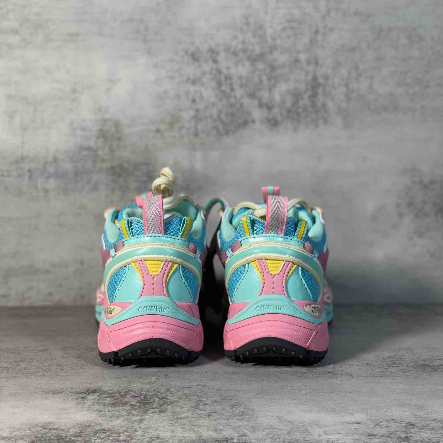 Off-White c/oVrgil Abloh™ Sneakers - FashionPlug