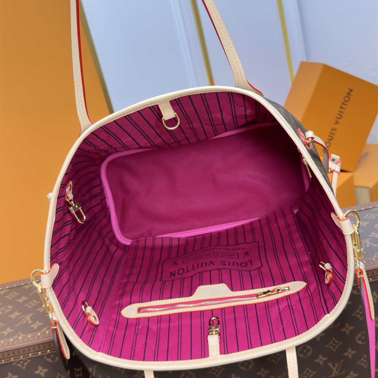 Louis Vuitton Neverfull Bandoulière Inside Out MM   M12257 - FashionPlug