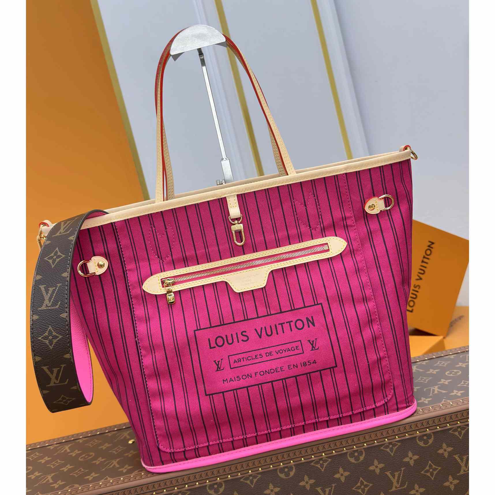 Louis Vuitton Neverfull Bandoulière Inside Out MM   M12257 - FashionPlug
