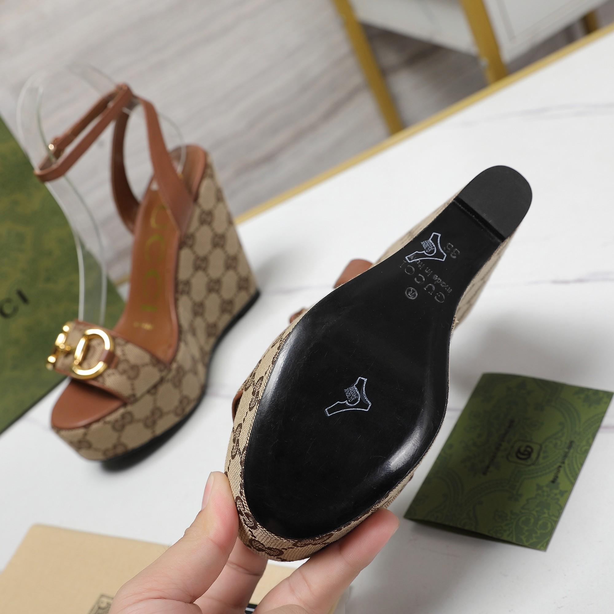 Gucci Women's Horsebit Platform Sandal  - FashionPlug