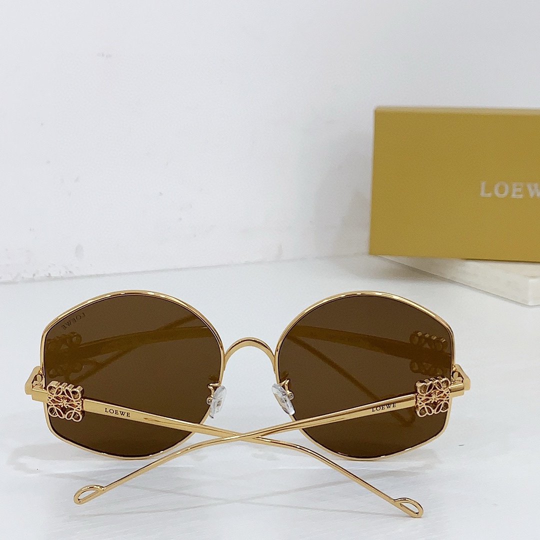 Loewe LW40109U Sunglasses  - FashionPlug