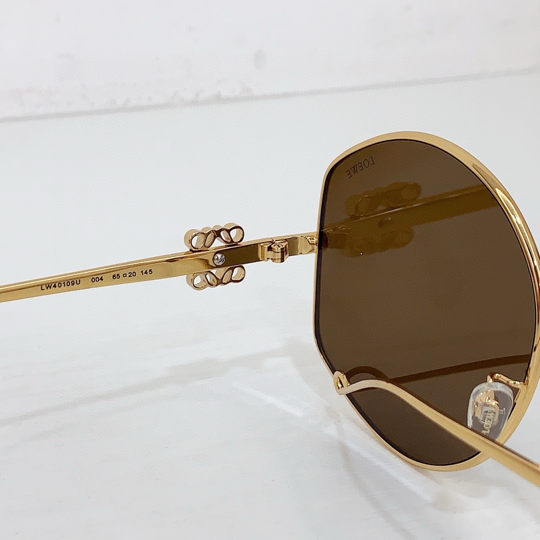 Loewe LW40109U Sunglasses  - FashionPlug