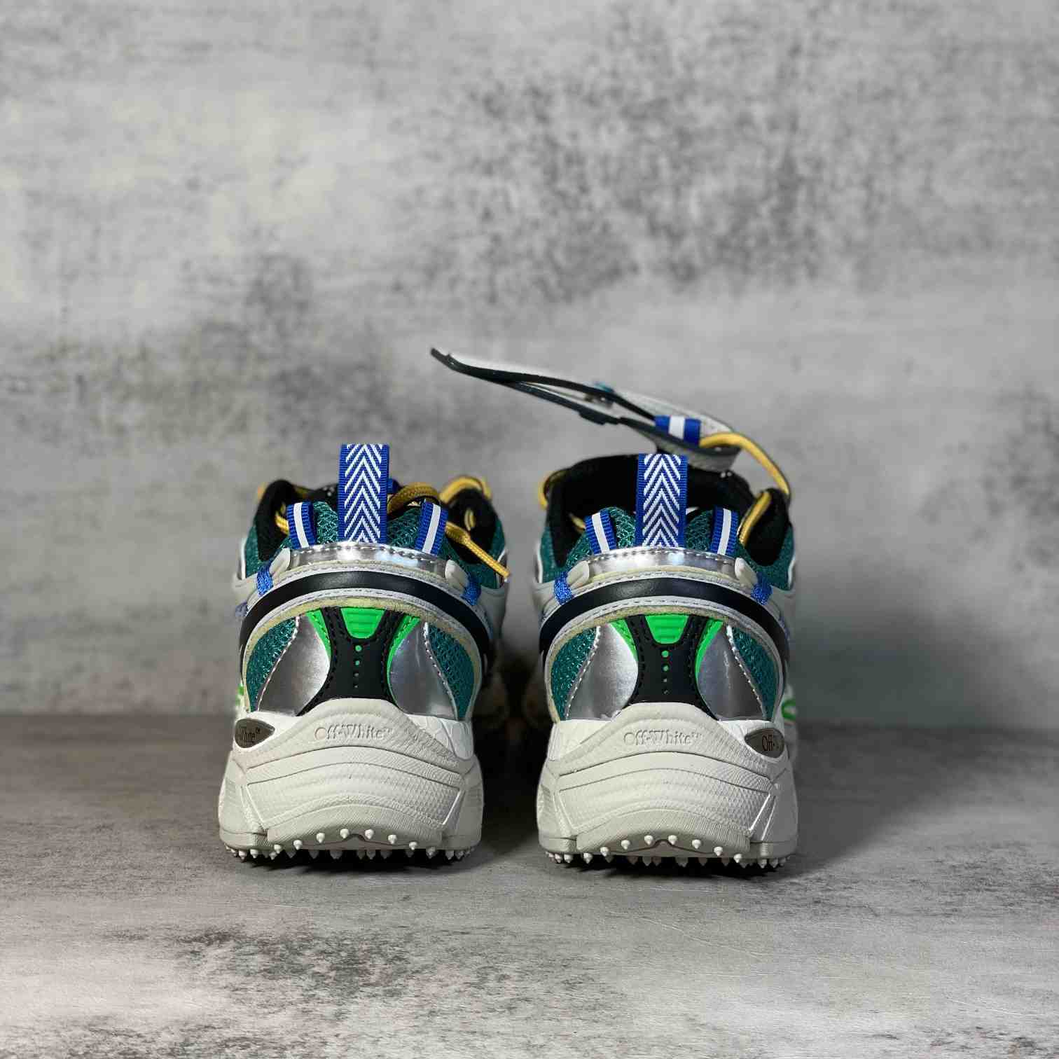 Off-White c/oVrgil Abloh™ Sneakers - FashionPlug