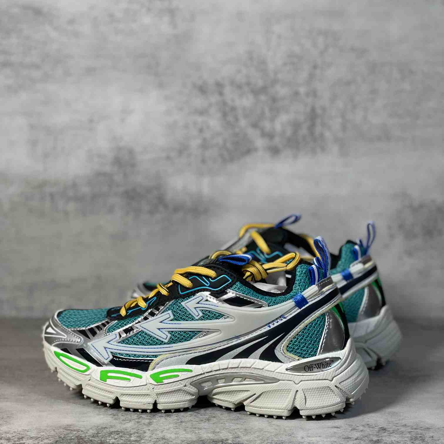 Off-White c/oVrgil Abloh™ Sneakers - FashionPlug