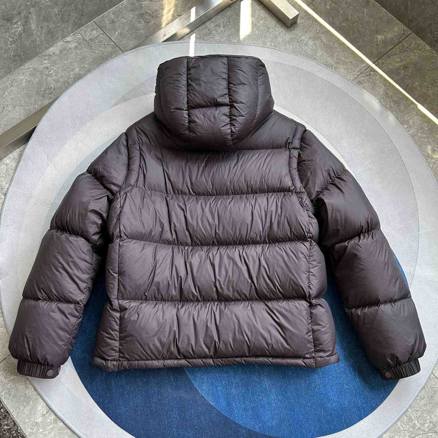 Moncler Cyclone 2-IN-1 Short Down Jacket - FashionPlug