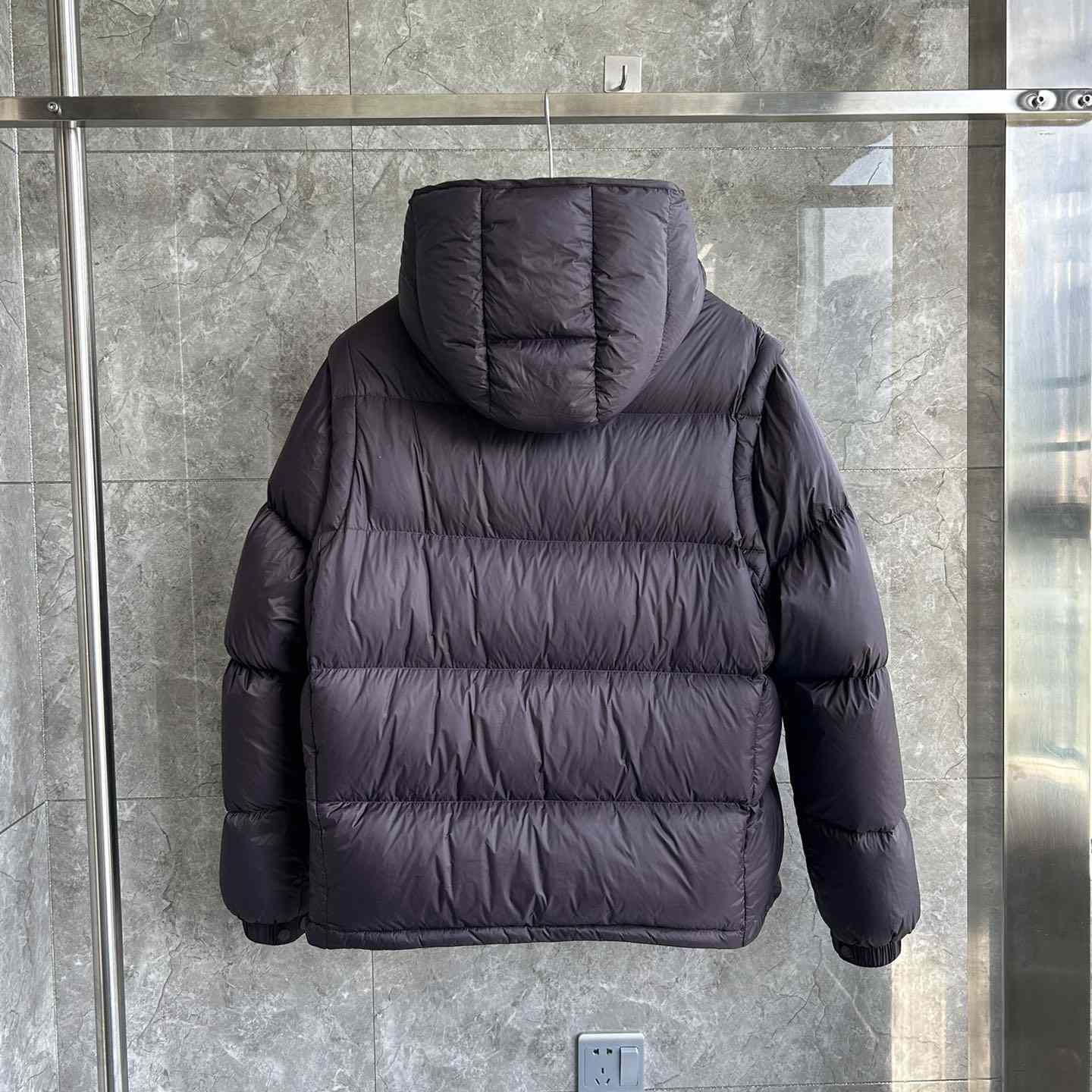 Moncler Cyclone 2-IN-1 Short Down Jacket - FashionPlug