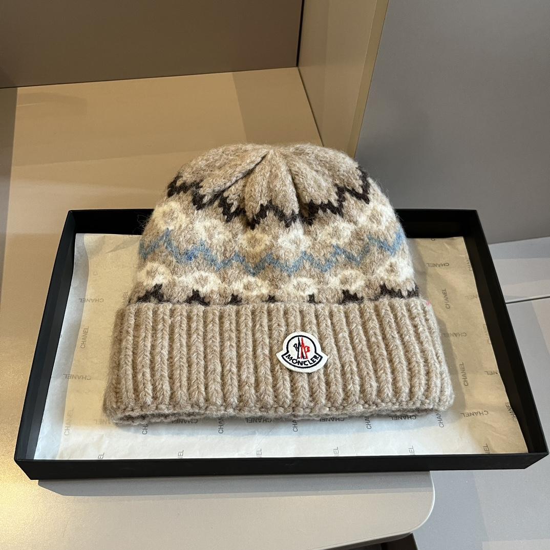Moncler Beanie  - FashionPlug