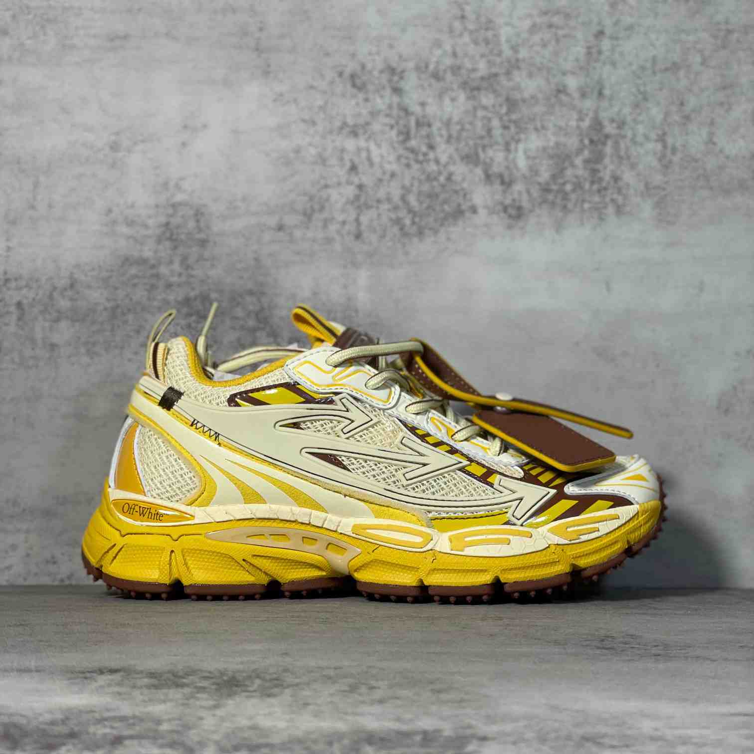 Off-White c/oVrgil Abloh™ Sneakers - FashionPlug