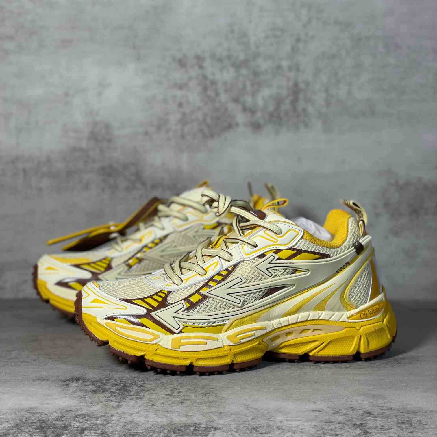 Off-White c/oVrgil Abloh™ Sneakers - FashionPlug