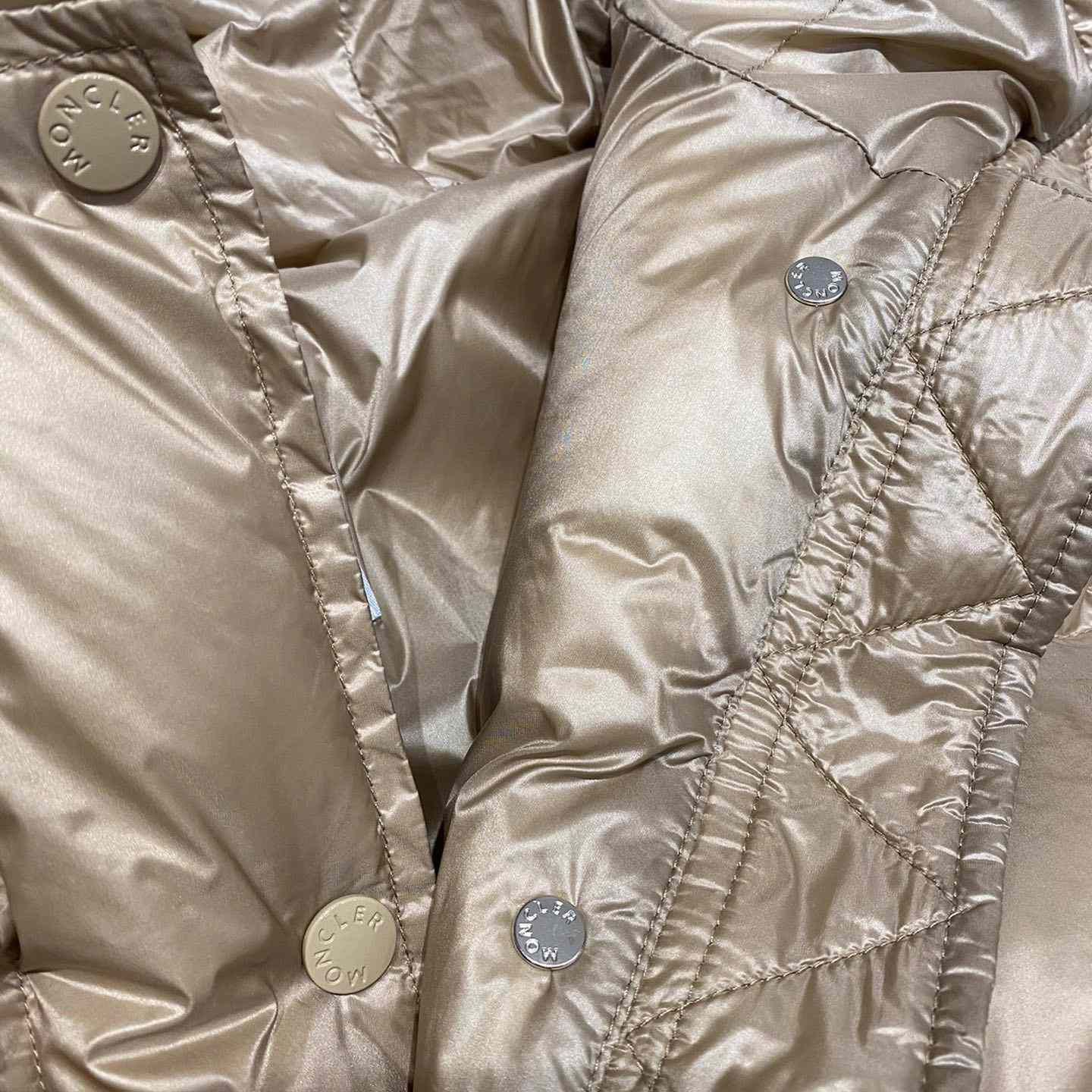 Moncler Borey Short Down Jacket - FashionPlug