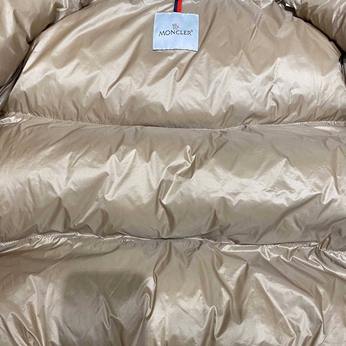 Moncler Borey Short Down Jacket - FashionPlug