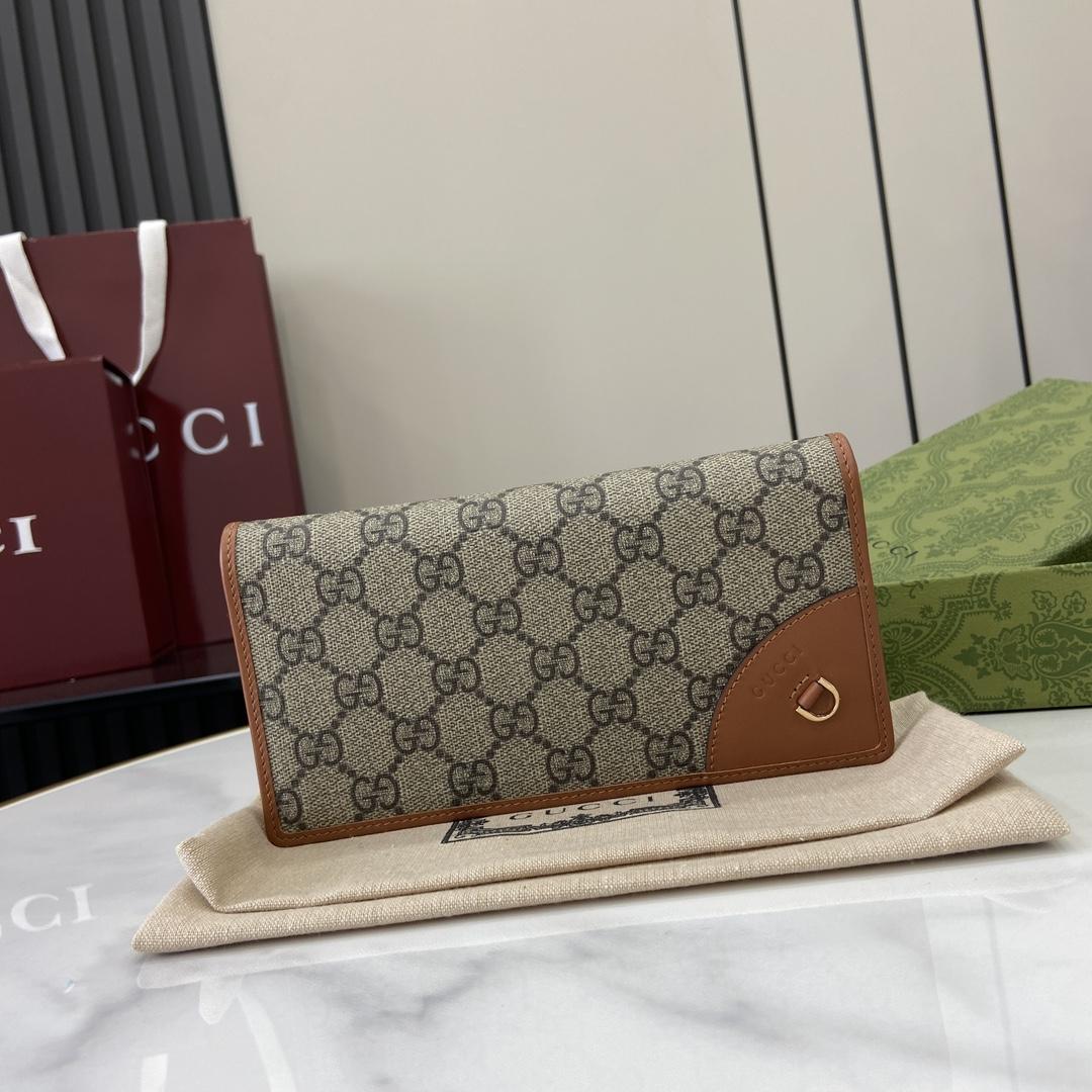 Gucci GG Emblem Continental Wallet - FashionPlug
