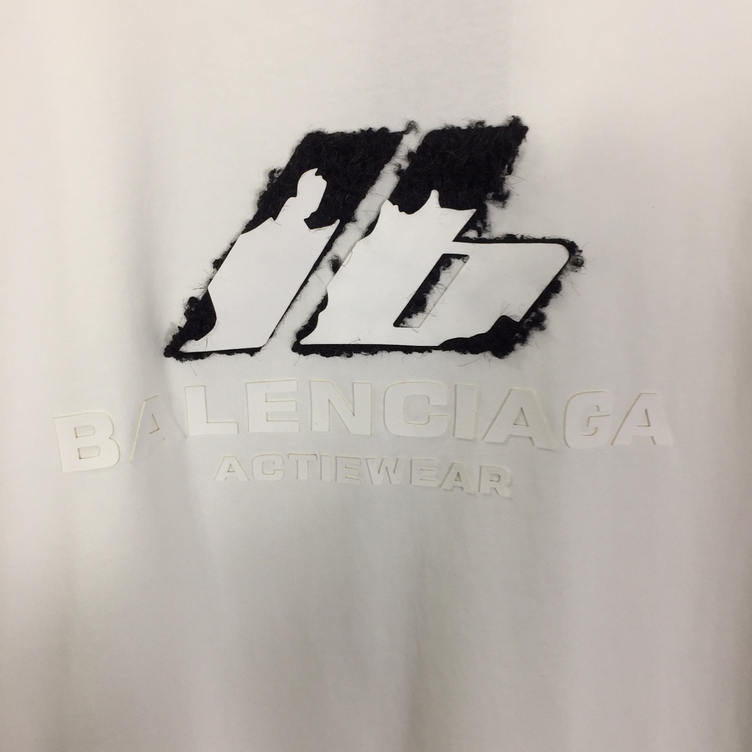 Balenciaga Logo T-Shirt - FashionPlug
