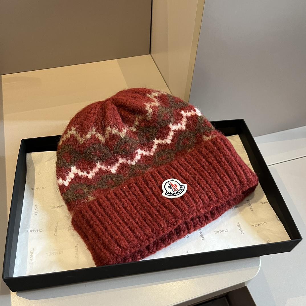 Moncler Beanie  - FashionPlug