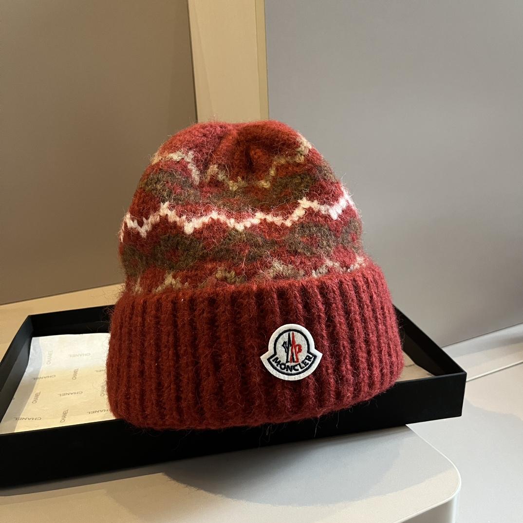 Moncler Beanie  - FashionPlug