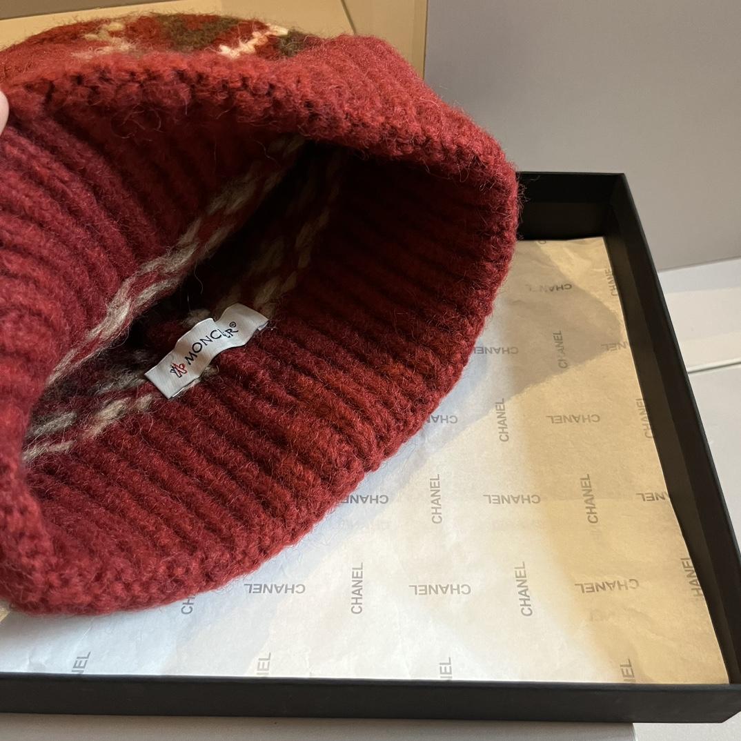Moncler Beanie  - FashionPlug