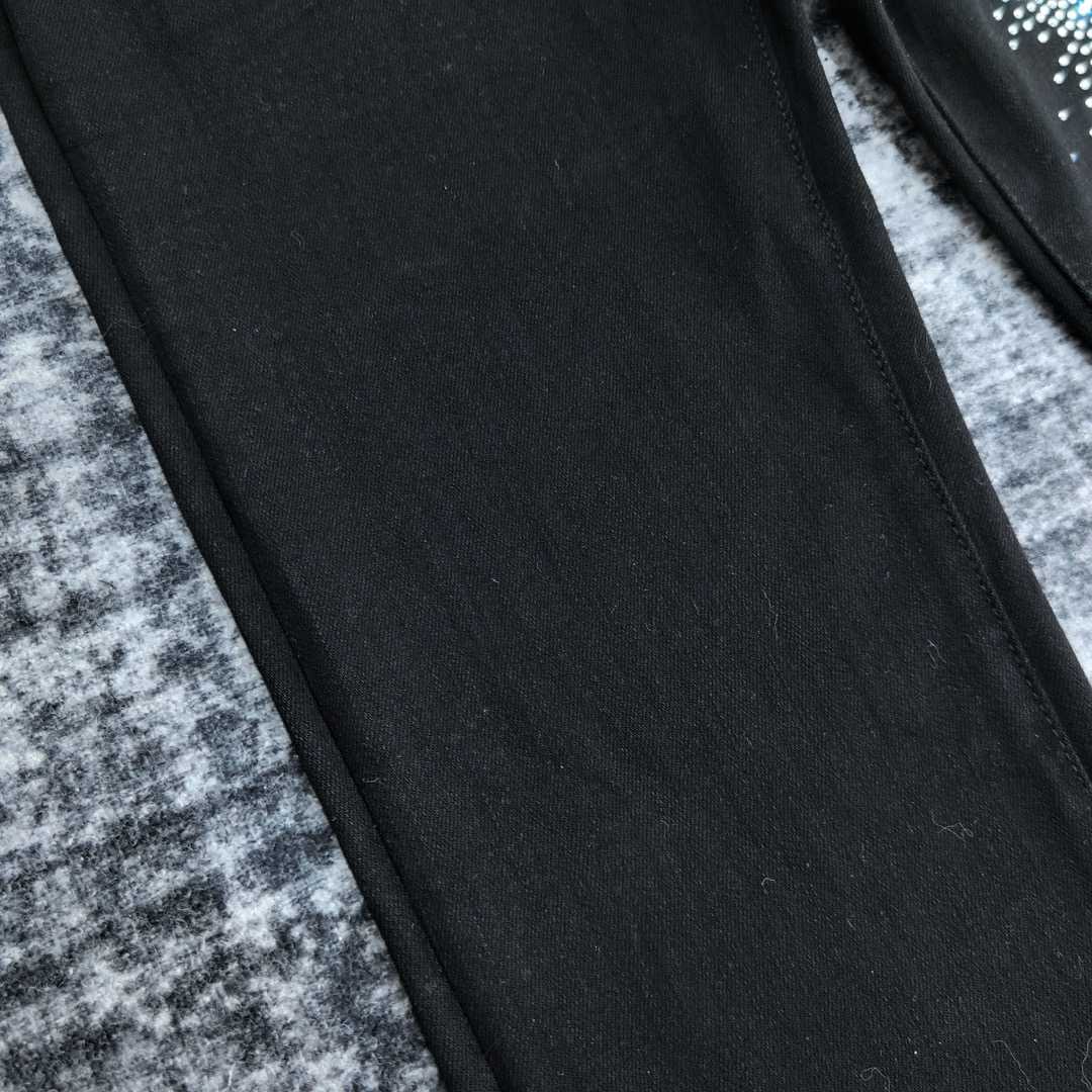 Amiri Slim Fit Jeans    683 - FashionPlug