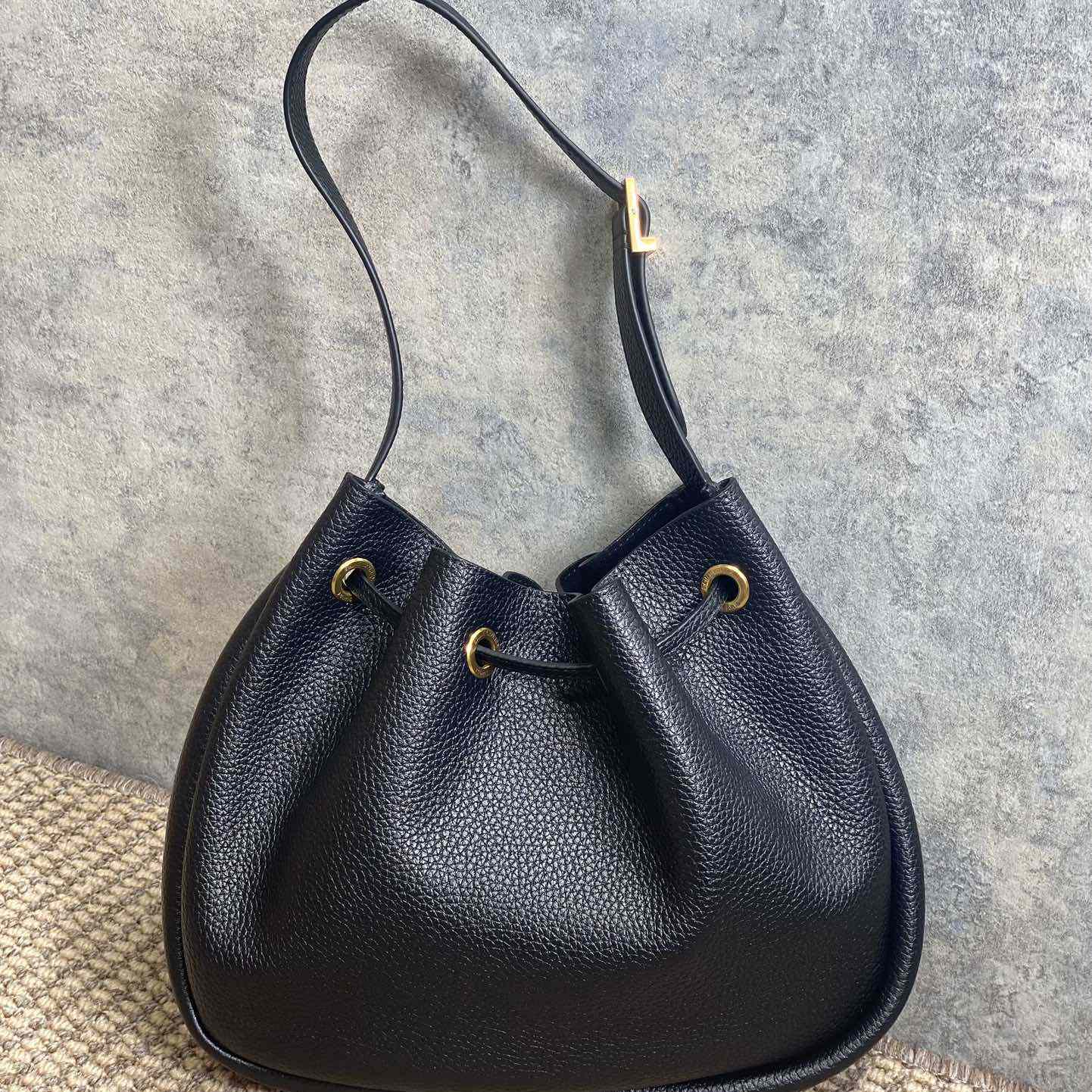 Saint Laurent Paris Vii Small Hobo In Grained Leather - FashionPlug