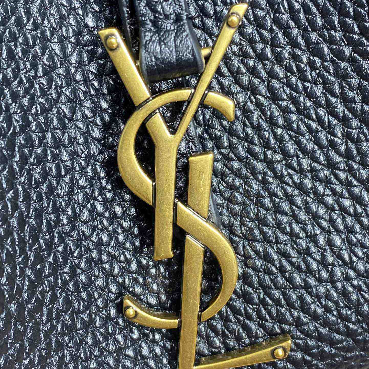 Saint Laurent Paris Vii Small Hobo In Grained Leather - FashionPlug