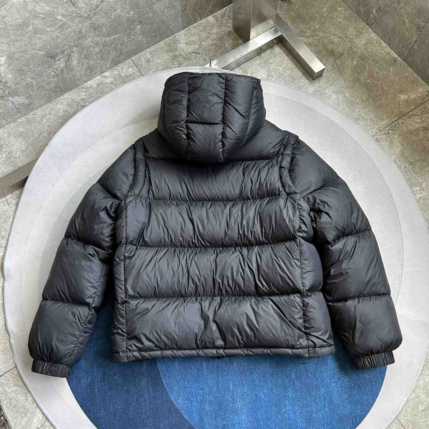 Moncler Cyclone 2-IN-1 Short Down Jacket - FashionPlug