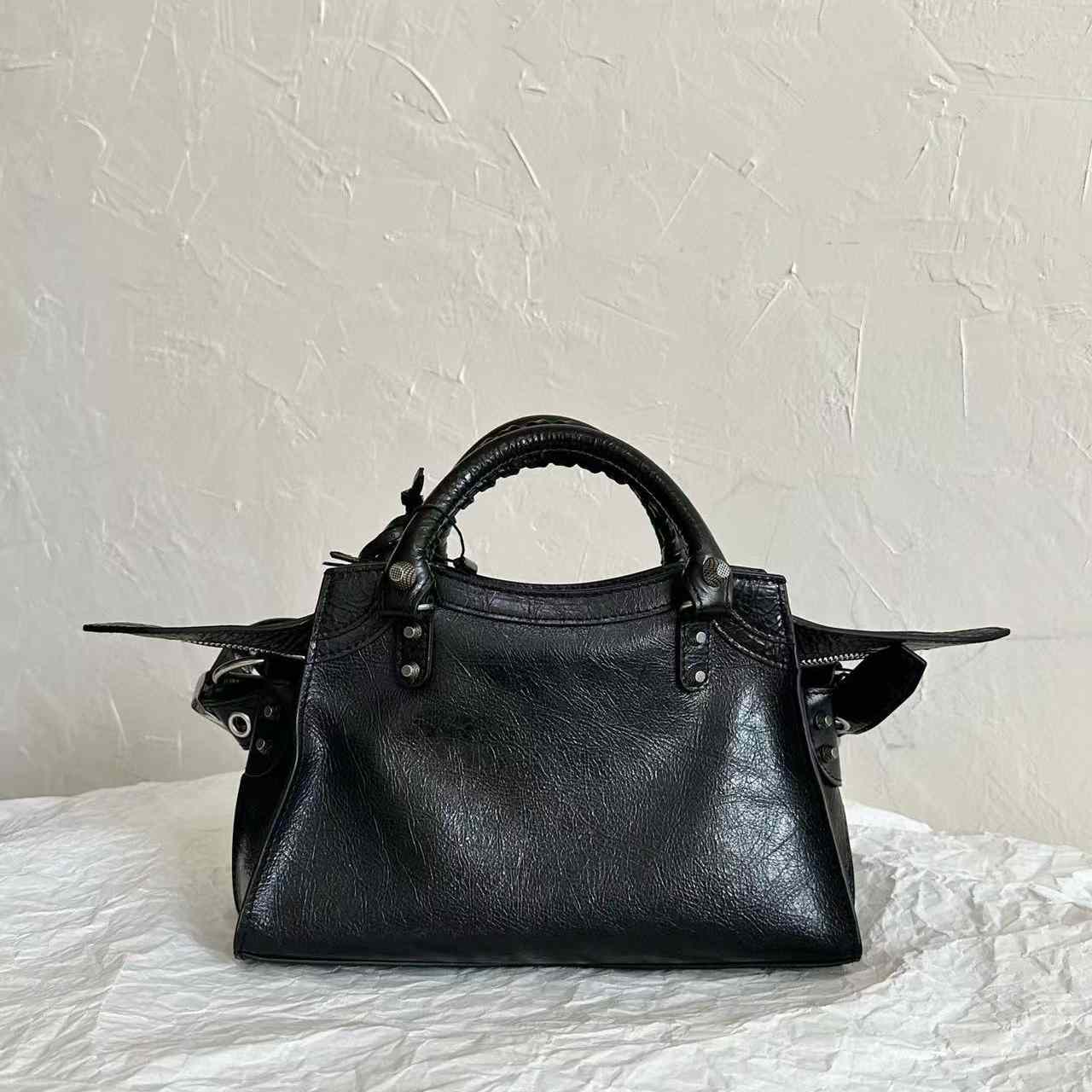 Balenciaga Neo Cagole City Handbag (26×17.8×11.4cm) - FashionPlug