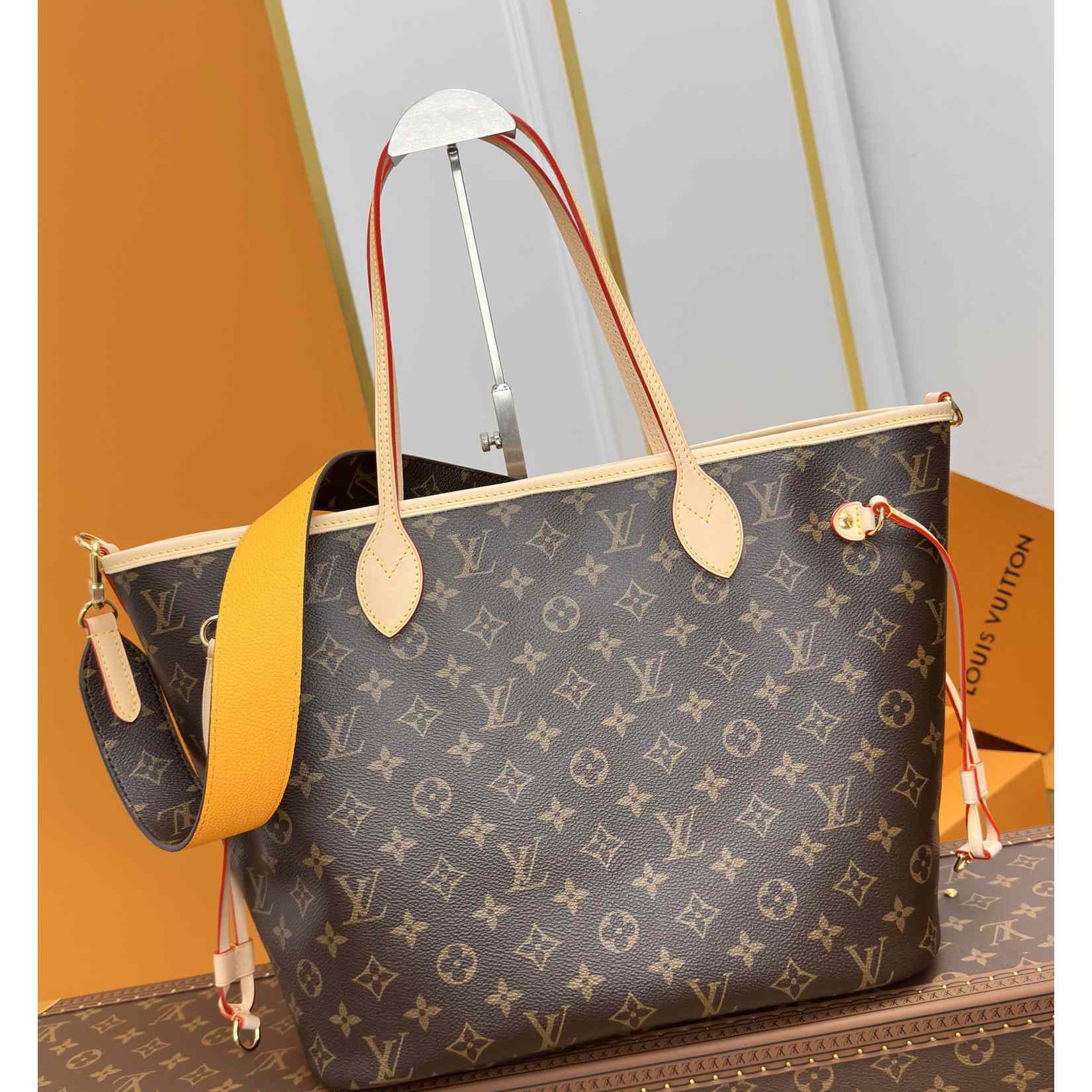 Louis Vuitton Neverfull Bandoulière Inside Out MM   M12096 - FashionPlug