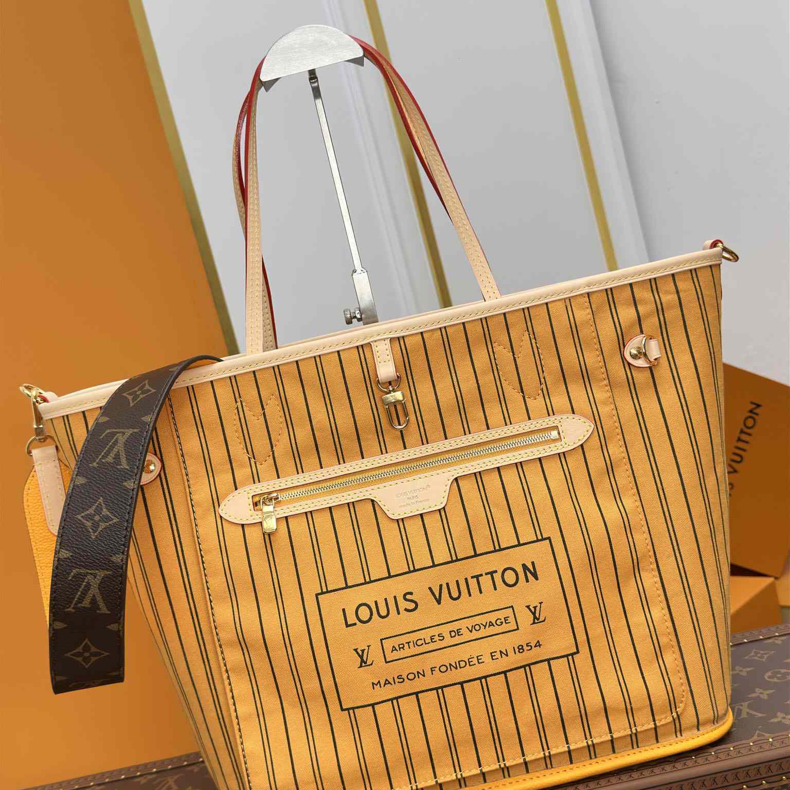 Louis Vuitton Neverfull Bandoulière Inside Out MM   M12096 - FashionPlug