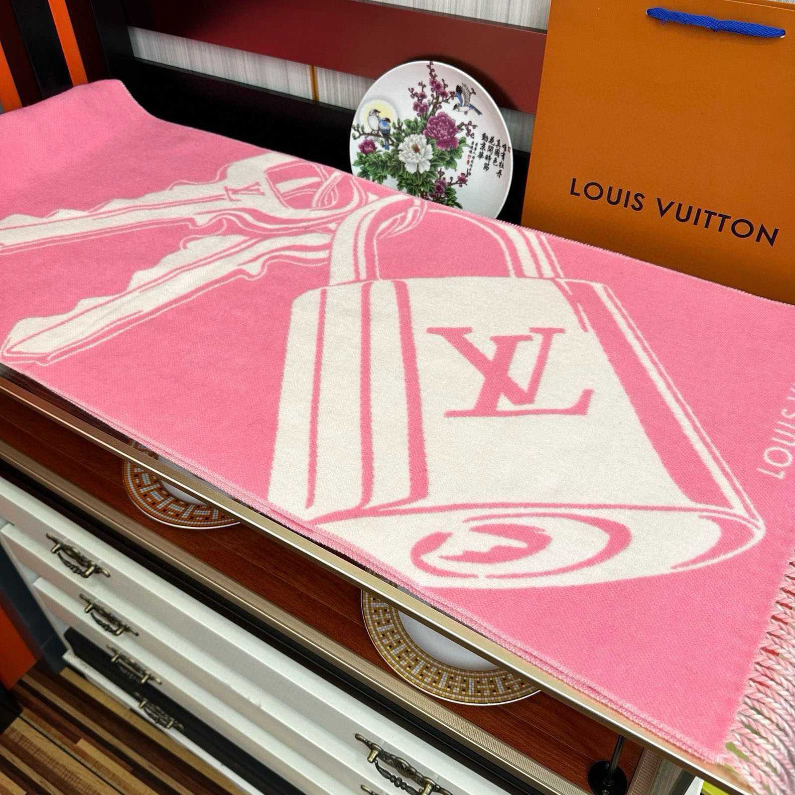 Louis Vuitton Lock And Keys Scarf  M92856 - FashionPlug