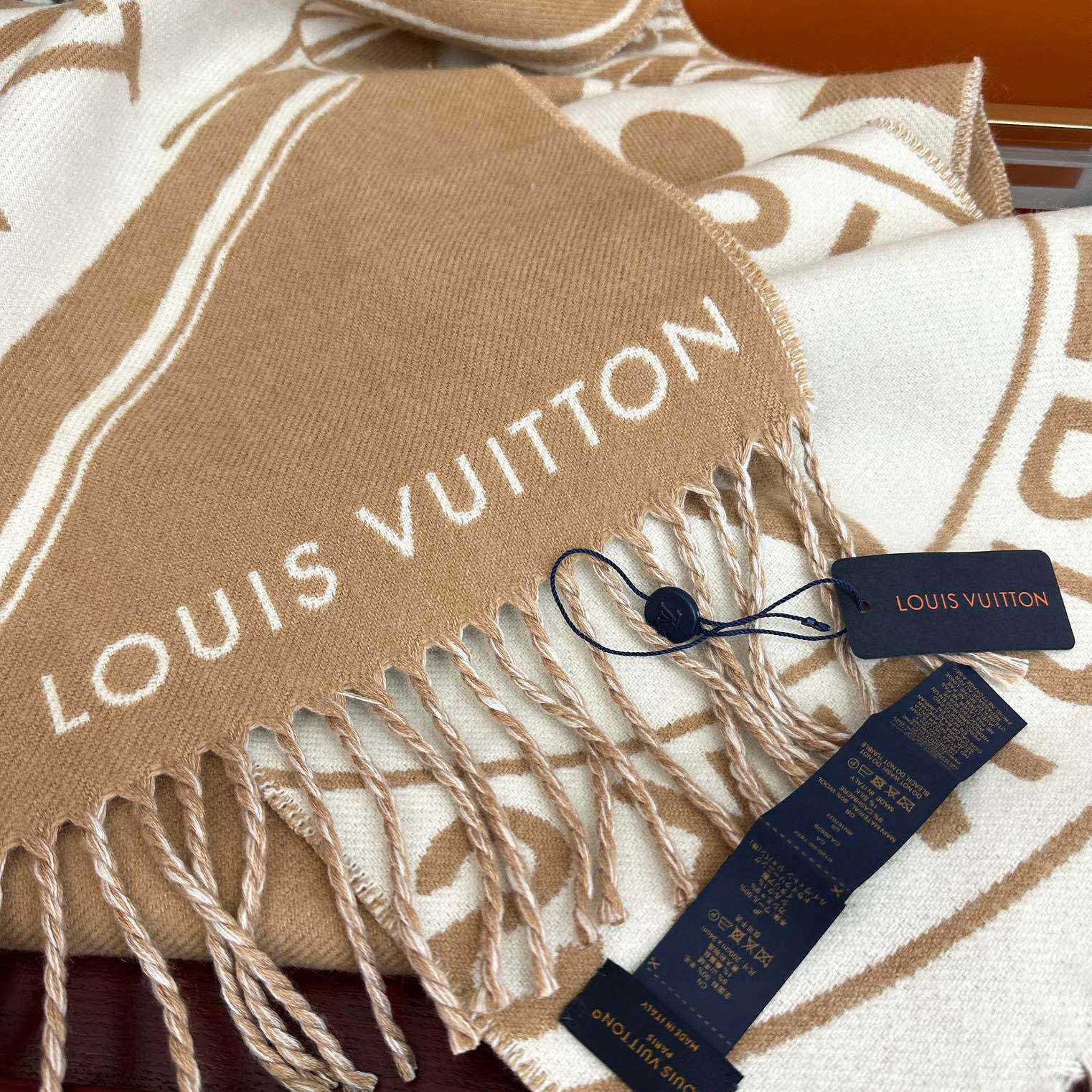 Louis Vuitton Lock And Keys Scarf  M90815 - FashionPlug
