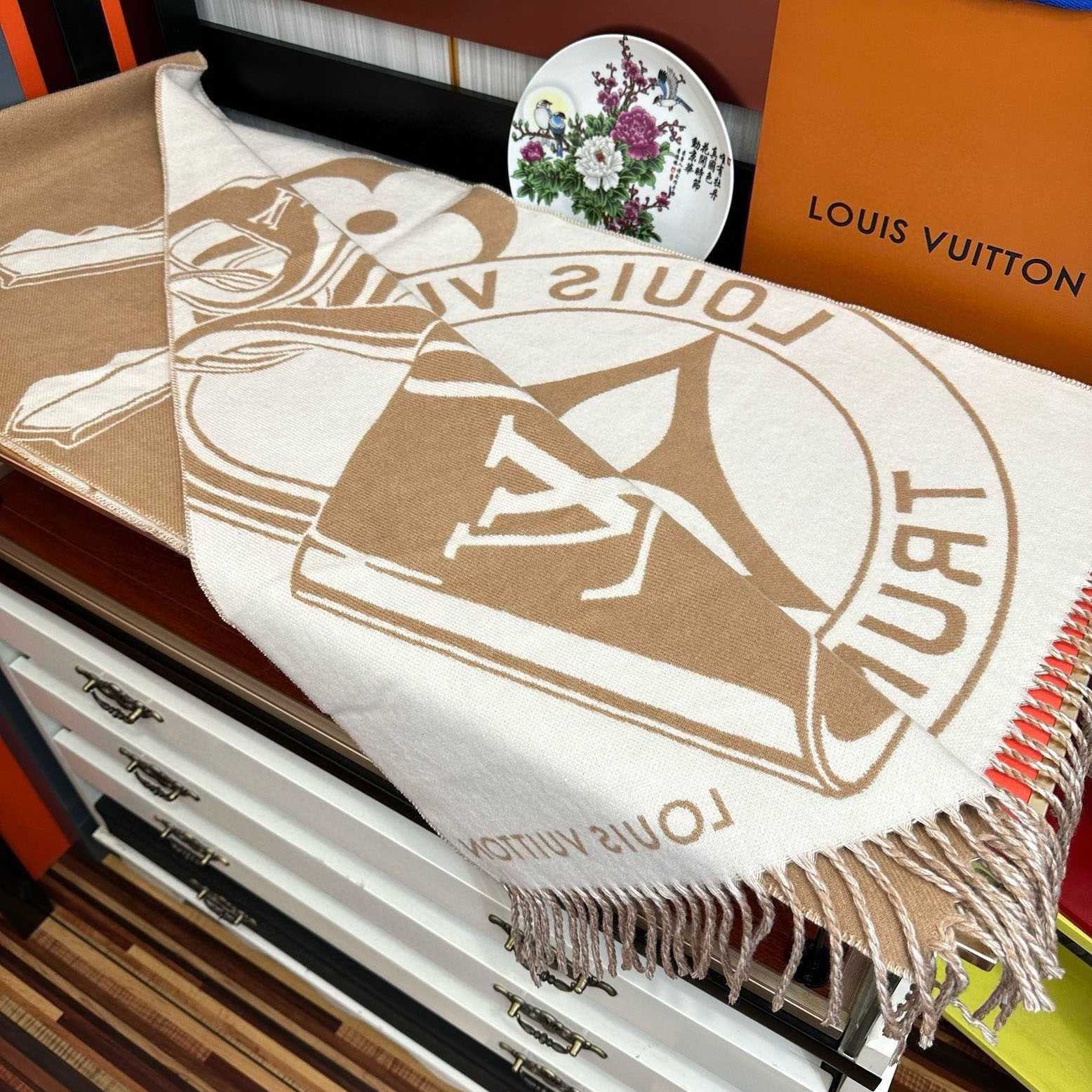Louis Vuitton Lock And Keys Scarf  M90815 - FashionPlug